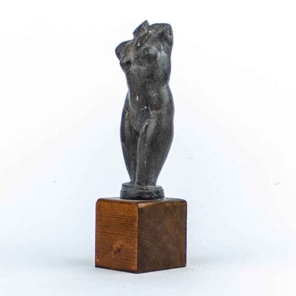 Statue - Female body