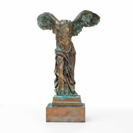 Nike of Samothrace – Statue