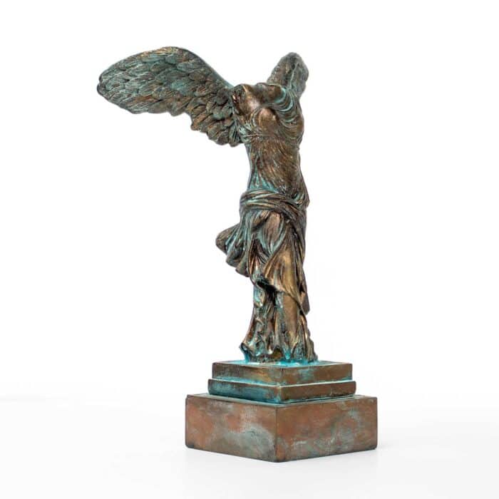 Nike of Samothrace – Statue