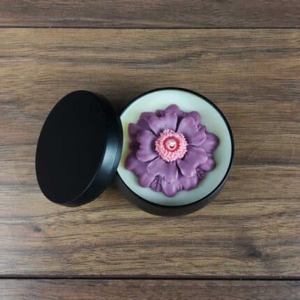Soy candle in a black Metal Tins