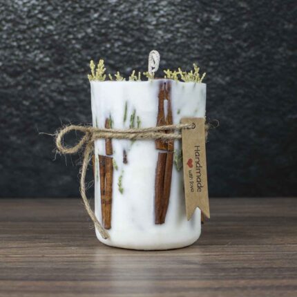 candle with cinnamon