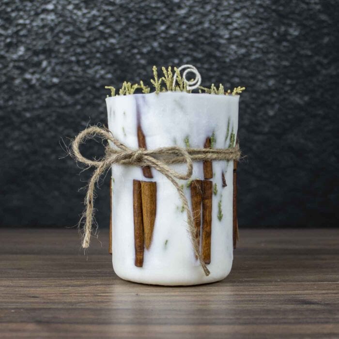 Christmas Botanical Soy Candle with cinnamon (8x8x11cm) - Image 2