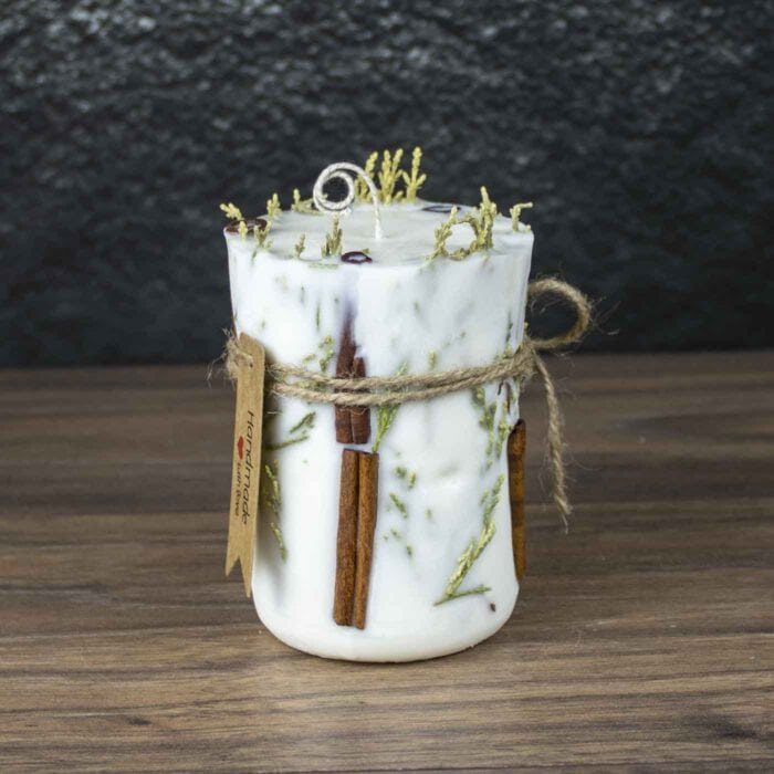 Christmas Botanical Soy Candle with cinnamon (8x8x11cm) - Image 4