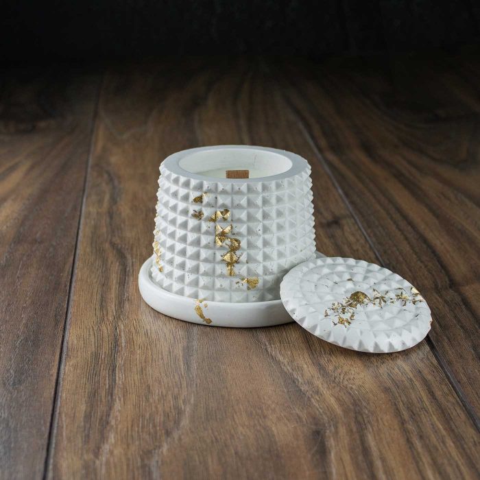 Scented-Candle-in-gypsum-pot