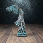 Nike of Samothrace - Statue