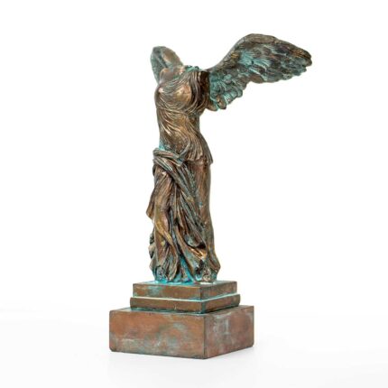 Nike of Samothrace – Statue