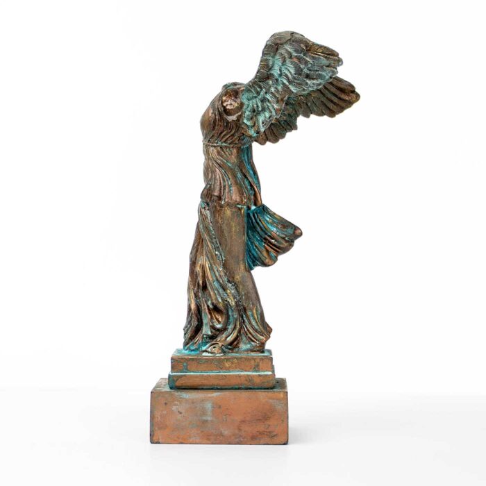 Nike of Samothrace – Statue