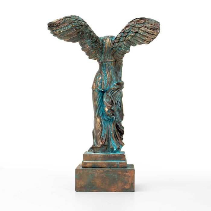 Nike of Samothrace – Statue