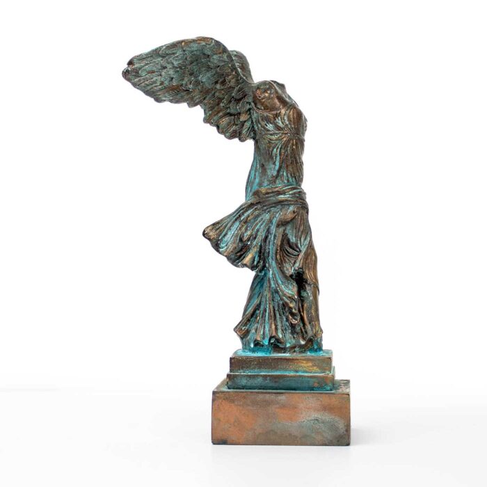 Nike of Samothrace – Statue