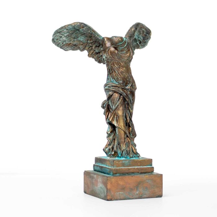 Nike of Samothrace – Statue