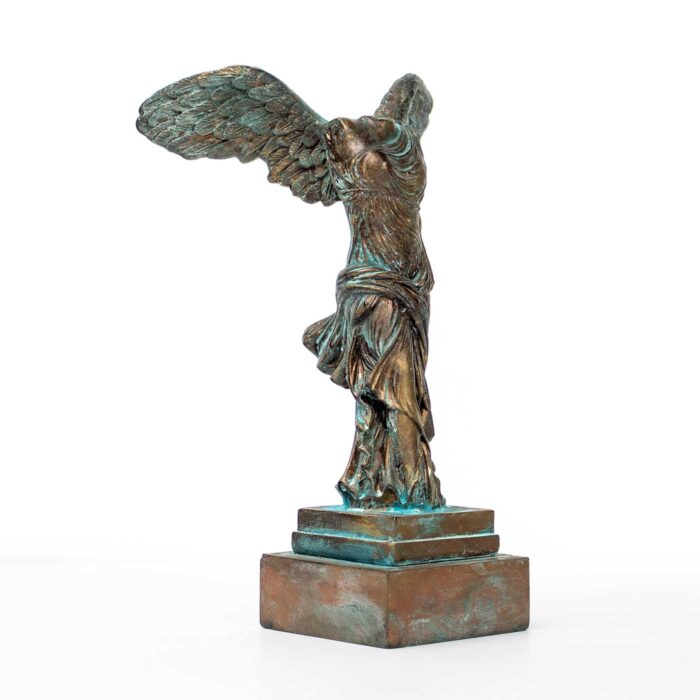 Nike of Samothrace – Statue